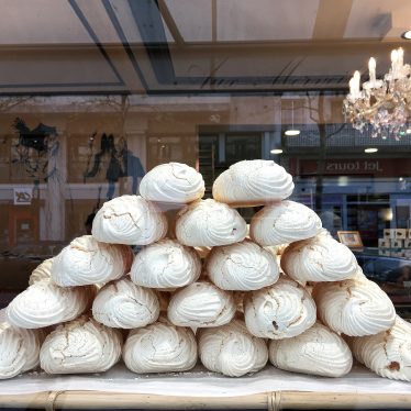 <h3><b>Le MERVEILLEUX</b></h3><h4>Une pâtisserie dont la légèreté n&rsquo;a d&rsquo;égale !</h4>